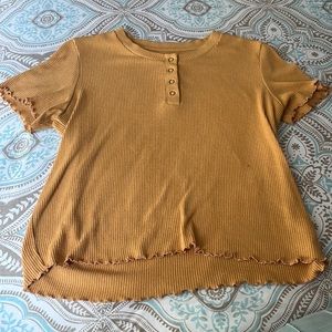 american eagle yellow scalloped t!